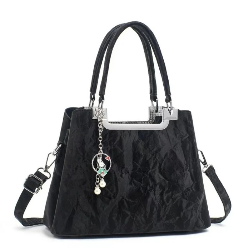 

Fashionable Crossbody Bag For Women Inspired By Luxury Brands With Leather And Classic Design