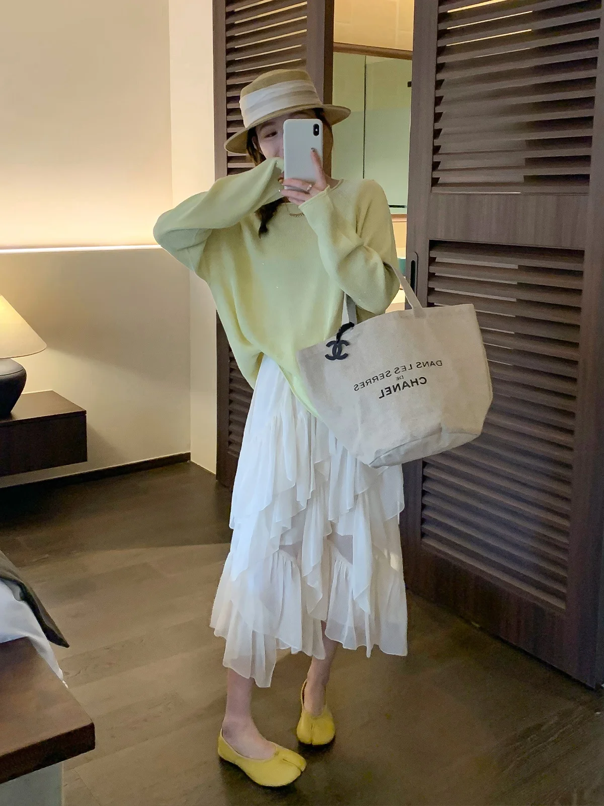 

Love Devil Fish Sequin Sweater Women's Loose Overhead Top Pure Color round Neck Spring Fashion New Korean Style Long Sleeve