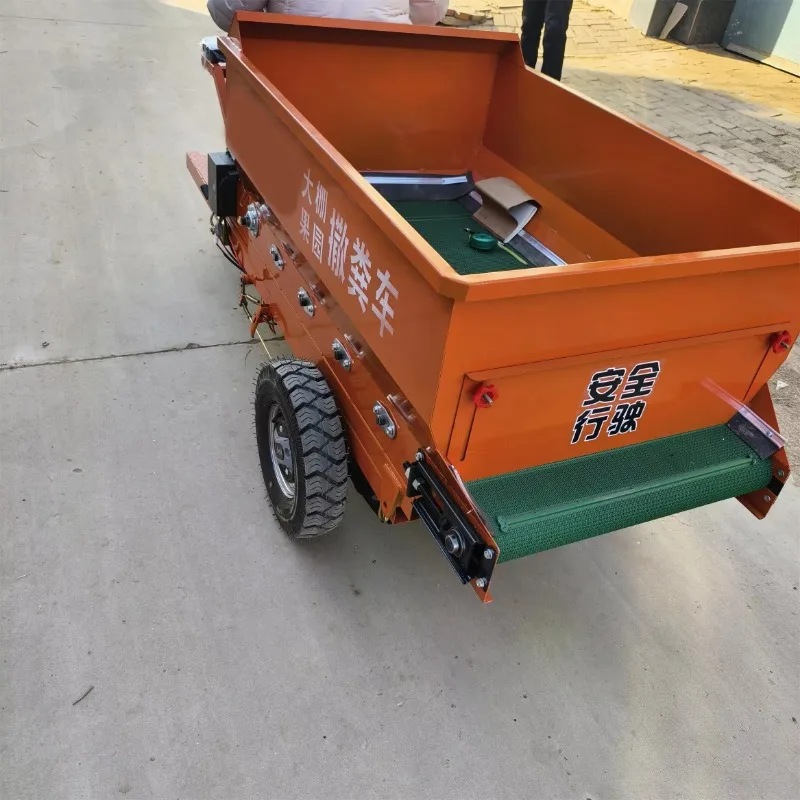 Triciclo Distribuidor de Fertilizantes e Esterco