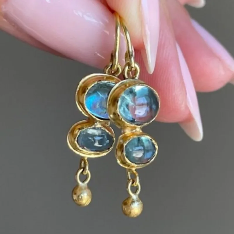 Elegante ovale synthetische Mondstein-Tropfenohrringe, exquisite modische vergoldete Ohrhänger für Damen, Charm-Schmuck