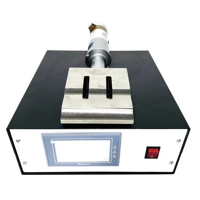 

Ультразвуковой генератор 2 кВт, 20 кГц с титановым волноводом для станков по резке пластика с функцией отслеживания частоты