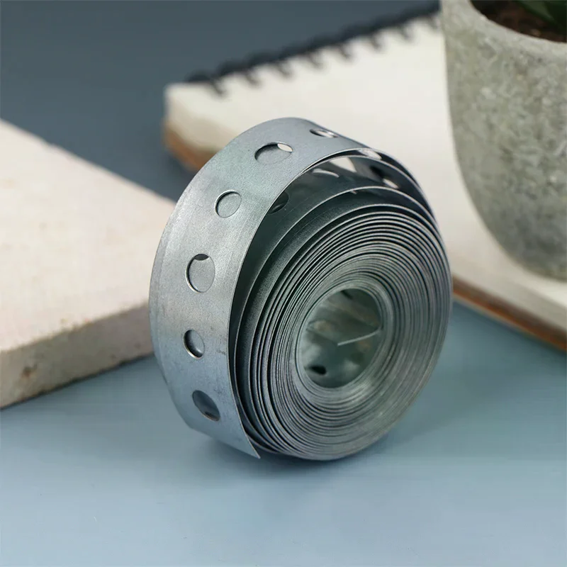 1 لفة شريط فولاذي مجلفن حزام شماعات شريط معدني متعدد الفتحات مثقوب مسبقًا للأنابيب يدعم التعليق والصفائح المعدنية