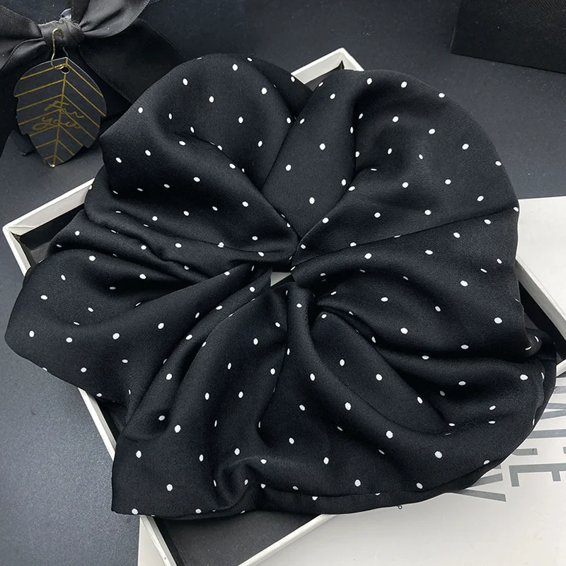 Korean style temperament, oversized polka dot large intestine headband, high-end feeling, lazy style, versatile hair tie, low po
