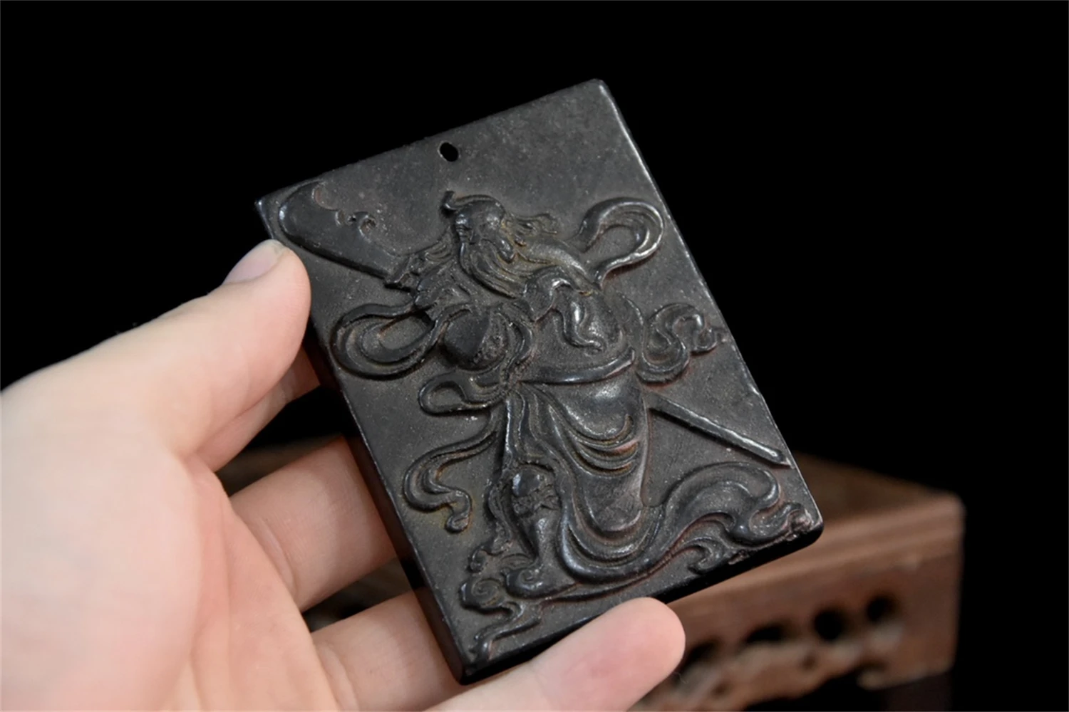 China Hongshan Culture Black Iron Magnetism Meteorite Sculpture 'Guan Yu'Waist Badge/Pendant Handicraft Home Decoration