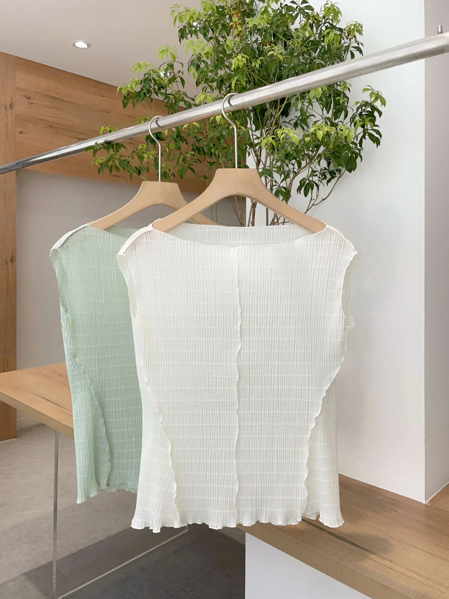 

Nok Xiaola Authentic Brand JC Two-Piece Set Texture Vest Cardigan Korean Sle Straight Cut Long Sve V-Ne Commu...