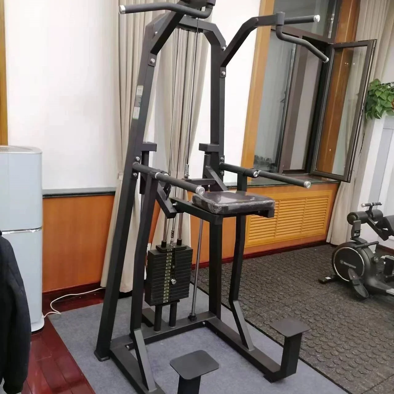 

Commercial Standard Steel Strength Machine Plate Loaded Gym Equipment for Dip Chin Training & Chest Exercise for Gym Use