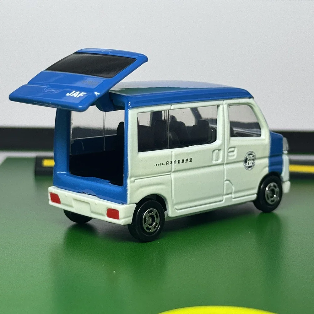 Takara Tomy Tomica No.76 Daihatsu Hijet JAF Road Service mobil Alloy Diecast Model Metal hadiah Natal Anak laki-laki