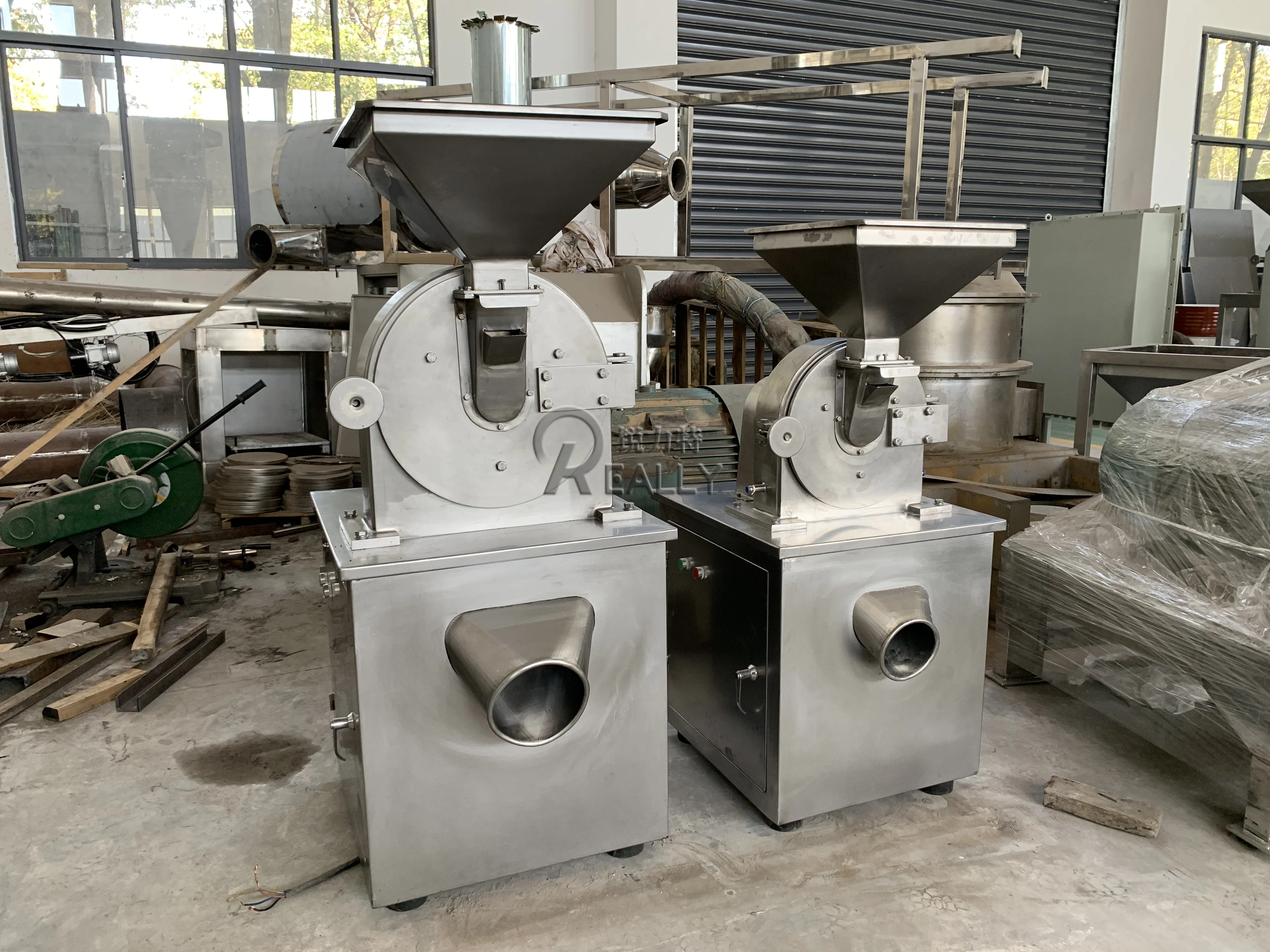 OEM آلة مطحنة مطرقة الذرة التجارية طحن دقيق الكسافا التلقائي معدات طحن الأرز الذرة مطحنة الطعام