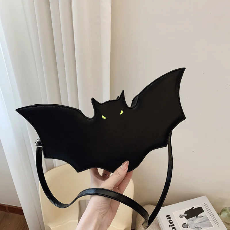 

Halloween Bat Shape Crossbody Bags for Women 2025 New Funny Unique Shoulder Bag Woman Fashion Party Cartoon Cute Small Purse