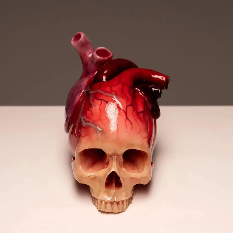 Skull Heart Bloody Vessels Desktop Decoration Heart of Skull Resin Crafts Home Ornaments Horror Props Halloween Scary Oddities