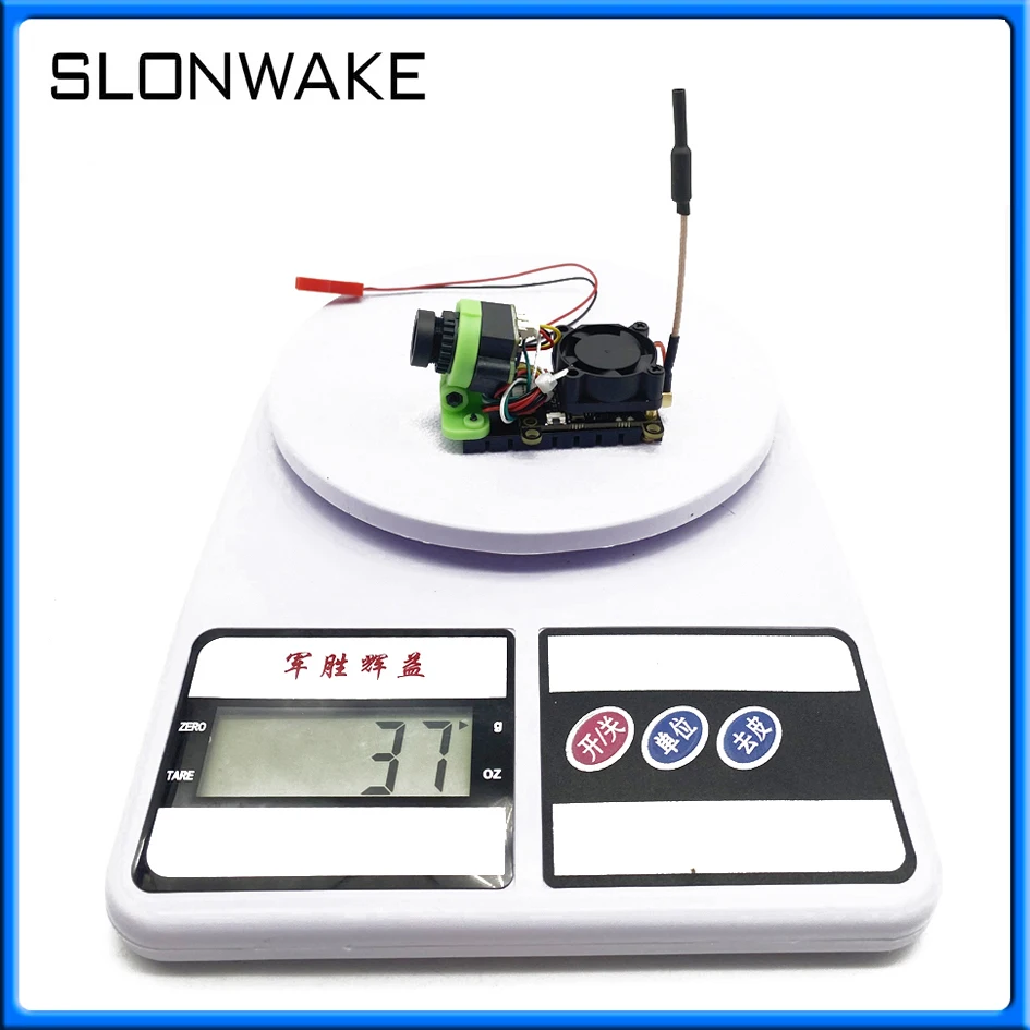 Regulowany nadajnik VTX o mocy 1000 mW Kamera CMOS 1000TVL z 4,3-calowym monitorem FPV do quadkoptera RC 1-5 km na niebie