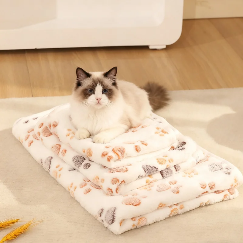 Winter High Quality Soft Fluffy Blanket Cute Dog Cat Paw Print Coral Fleece Blankets Pet Mat Warm and Comfortable Thermal Pad