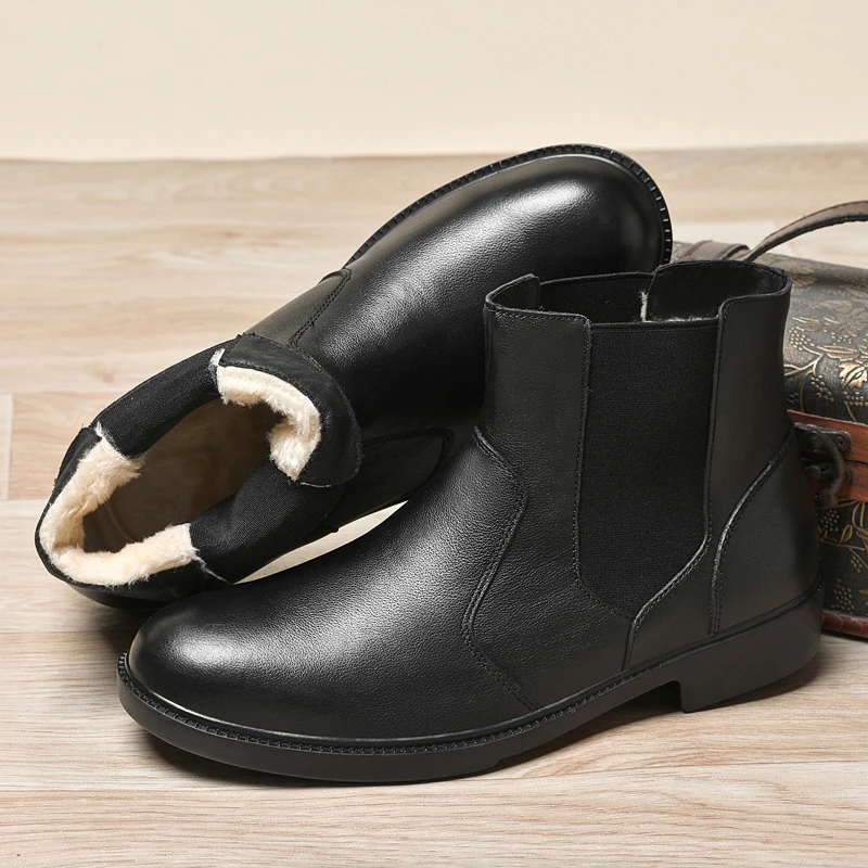 รองเท้าบูทเชลซีแบบลำลองสำหรับผู้ชายระดับไฮเอนด์ พื้นหนา เรียบง่าย มีสไตล์ ให้ความอบอุ่น ทรงกลางข้อ ไซส์ใหญ่ (38-48)