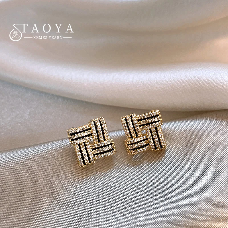 Design High-end Feel Micro Inlaid Zircon Geometric Black Lines Stud Earrings Retro Light Luxury Jewelry For Women's Accessories