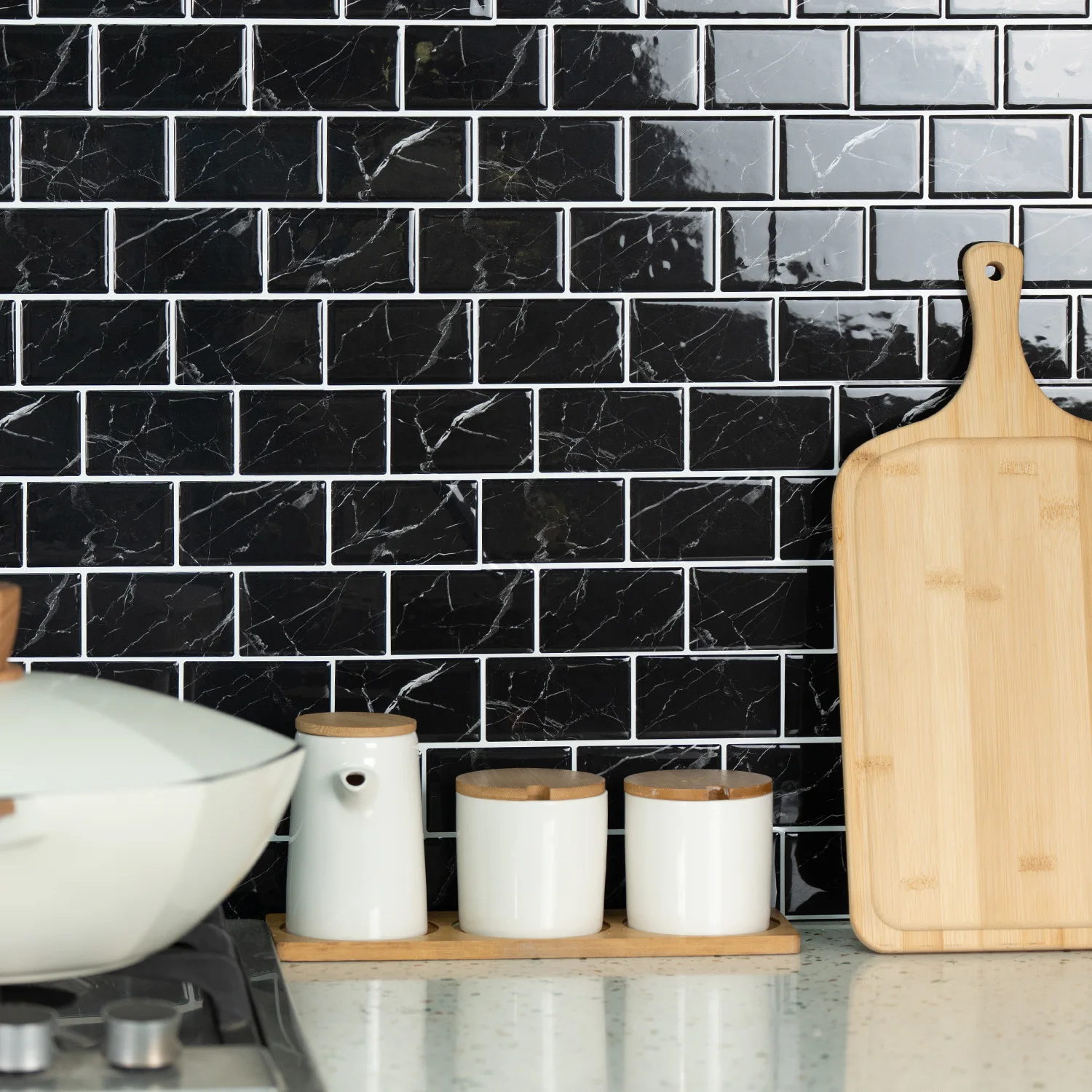 Fotografia 4: Adesivos de imitação de azulejo autoadesivo com cola 3D para banheiro e cozinha, adesivos à prova de óleo, decoração de parede, à prova d'água e Mois