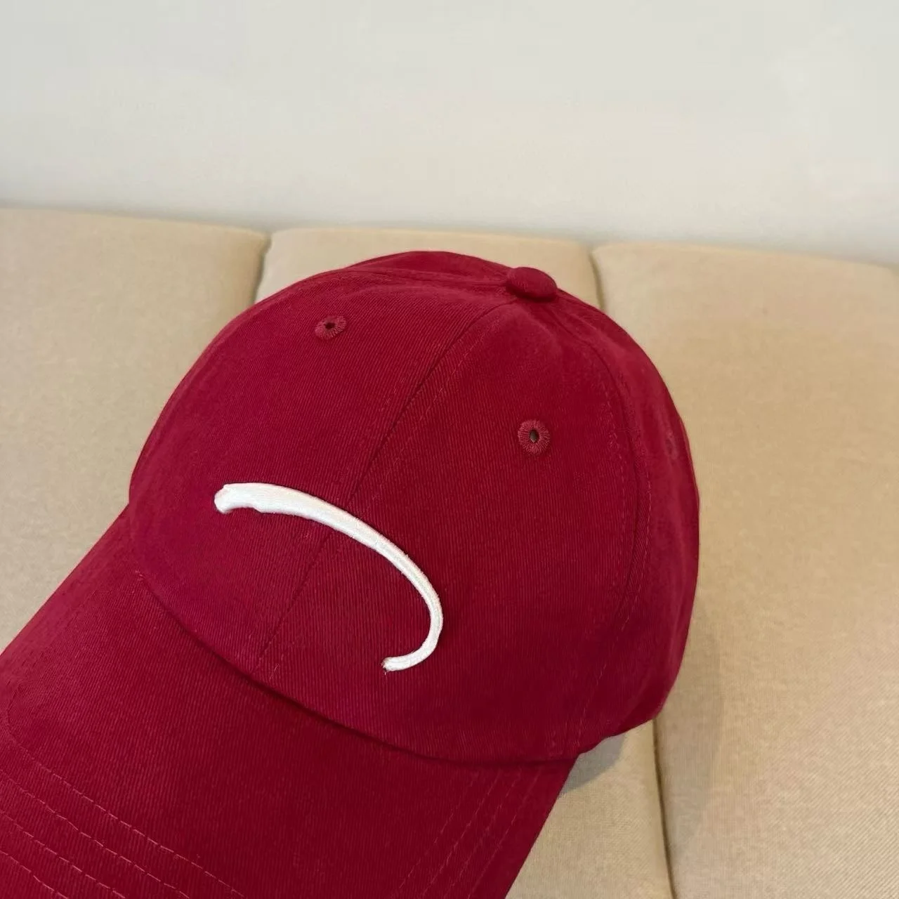 

Premium Unisex Embroidered Baseball Cap Top Quality Fashionable Headgear Couples Sweet Festival Gift Chic Similar Caps