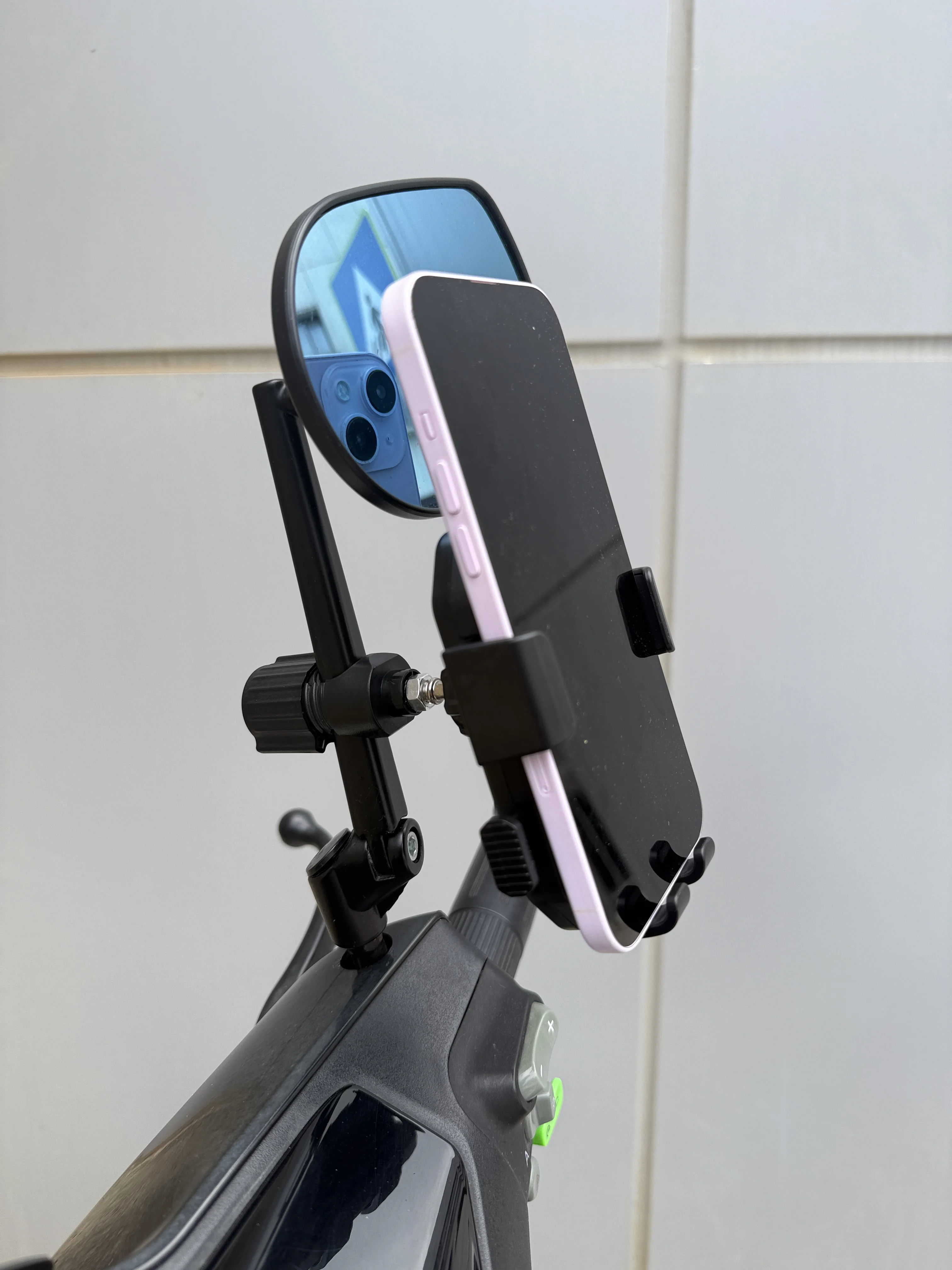 Fahrrad-Navigations-Handyhalterung Elektrofahrrad-Rückspiegelhalterung Schlanker Rohrhalter für Motorräder – Detail 3