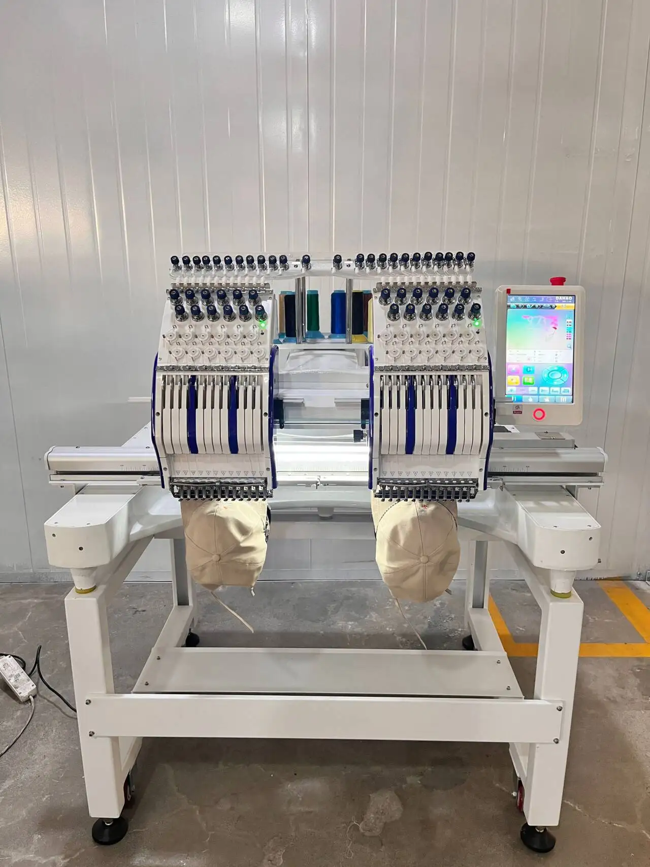 イエシ多機能カスタマイズカラー＆ロゴ16言語対応1200rpm二頭コンピュータ刺繍機