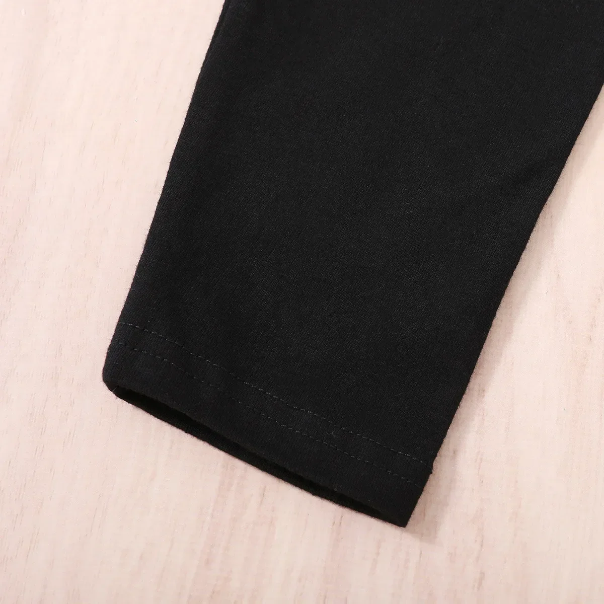 Kinder-Geisterkostüm Weißer Kapuzenponcho mit gezackten Kanten Halloween-Verkleidung für Süßes oder Saures Geburtstagsparty Cosplay-Outfit – Detail 14
