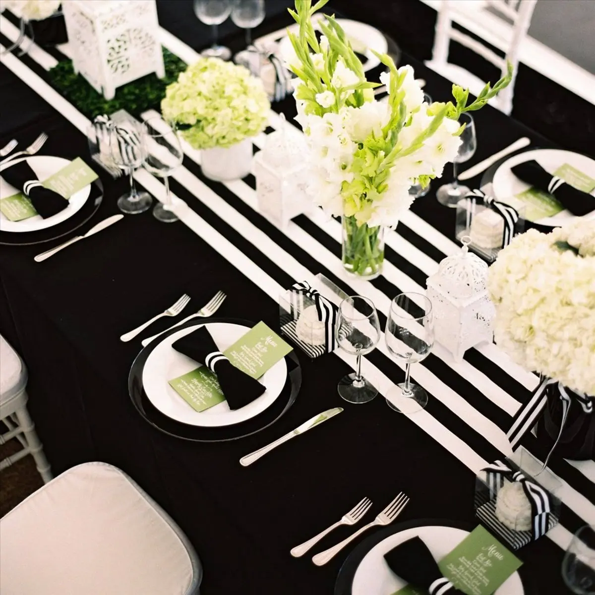 A013 10 Pack Table Runner Polyester Table Decor Classic Black and White Striped Table Runner Modern Elegant Design