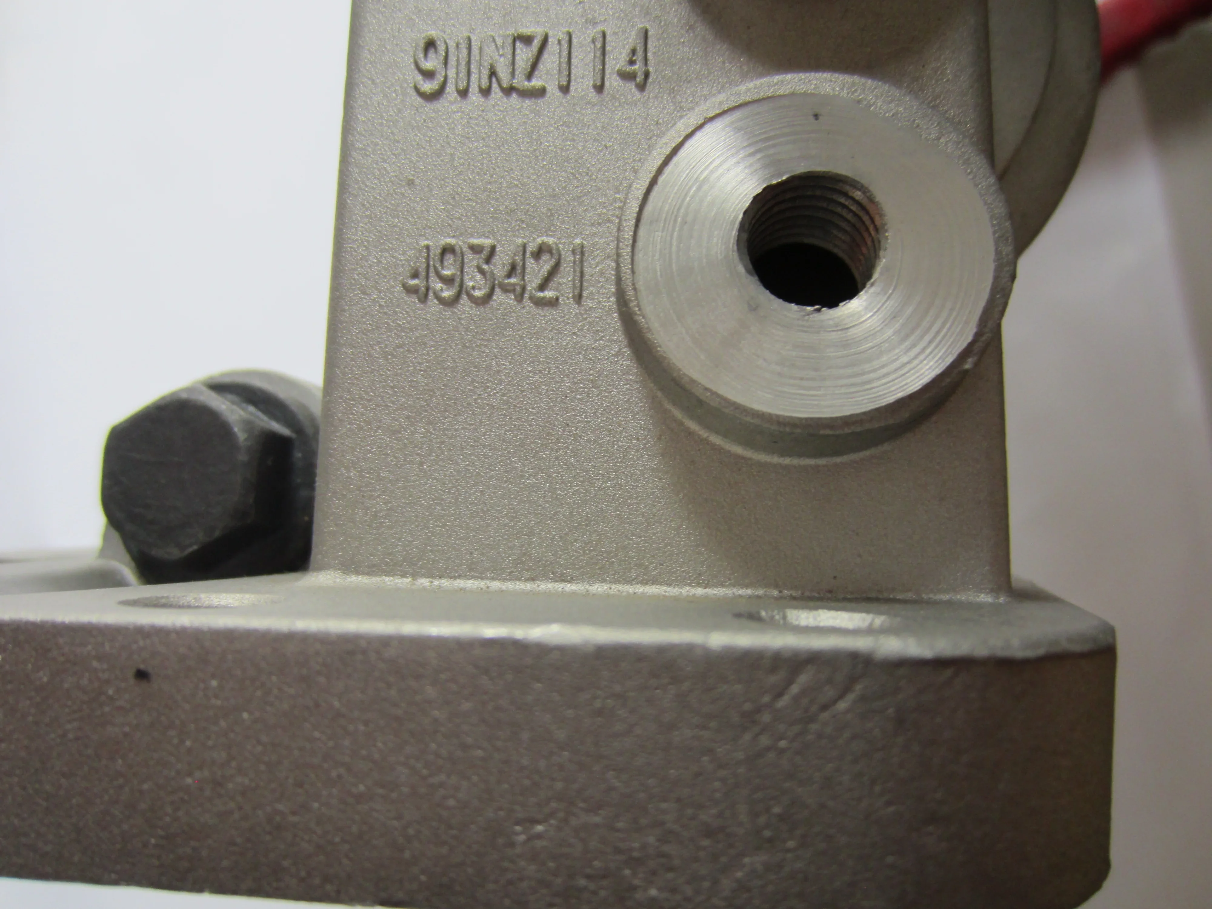 정품 엔진 부품 6BT 엔진 오일 필터 헤드 3918954