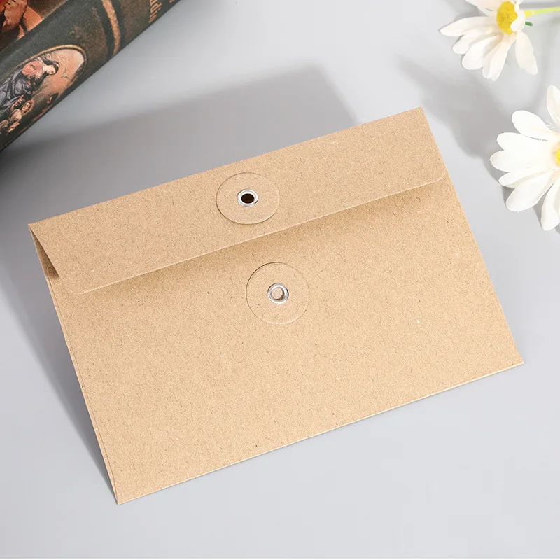 50 sztuk/partia Kraft koperty na zaproszenia ślubne małe materiały biznesowe kieszonkowe pocztówki biurowe wyciąg koperta