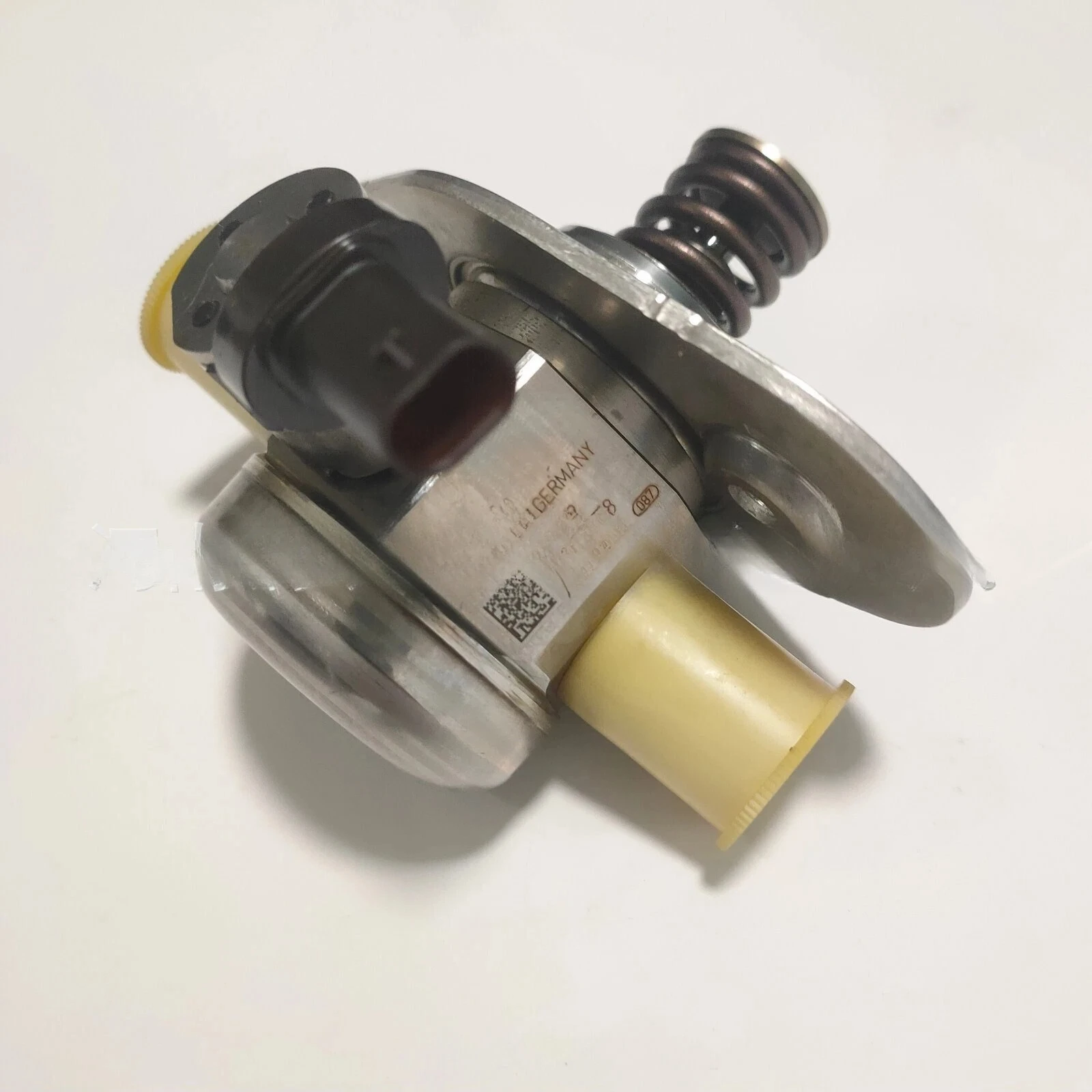 

13518621084 13517642466 Suitable for 230i 330i 430i high pressure fuel pump