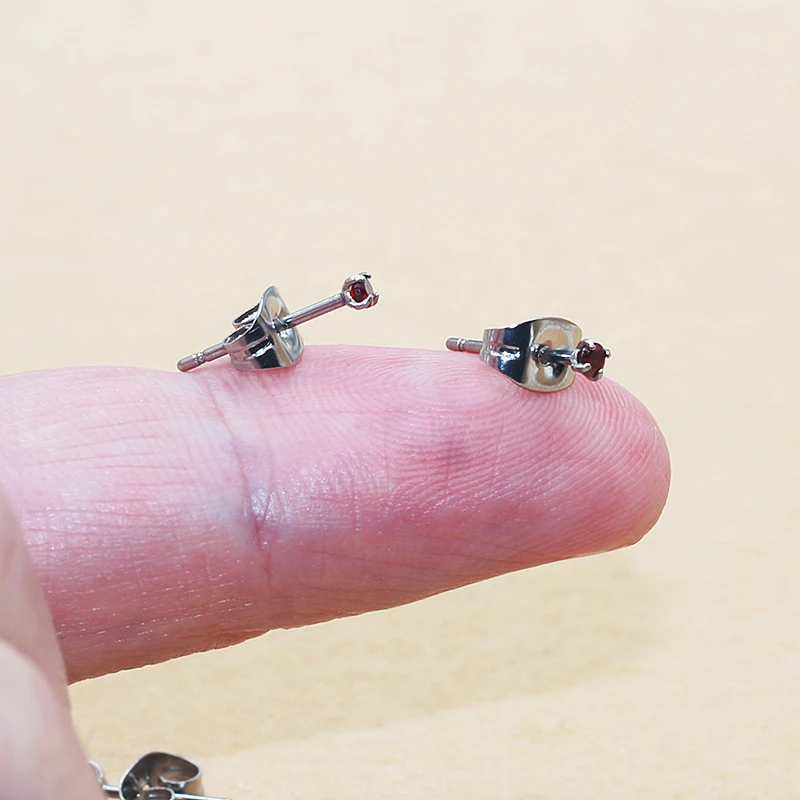 Edelstahl Granatapfel Zirkon Ohrstecker 2mm Minimalistischer Schmuck für Damen Luxus Nadel 0,8mm – Detail 2