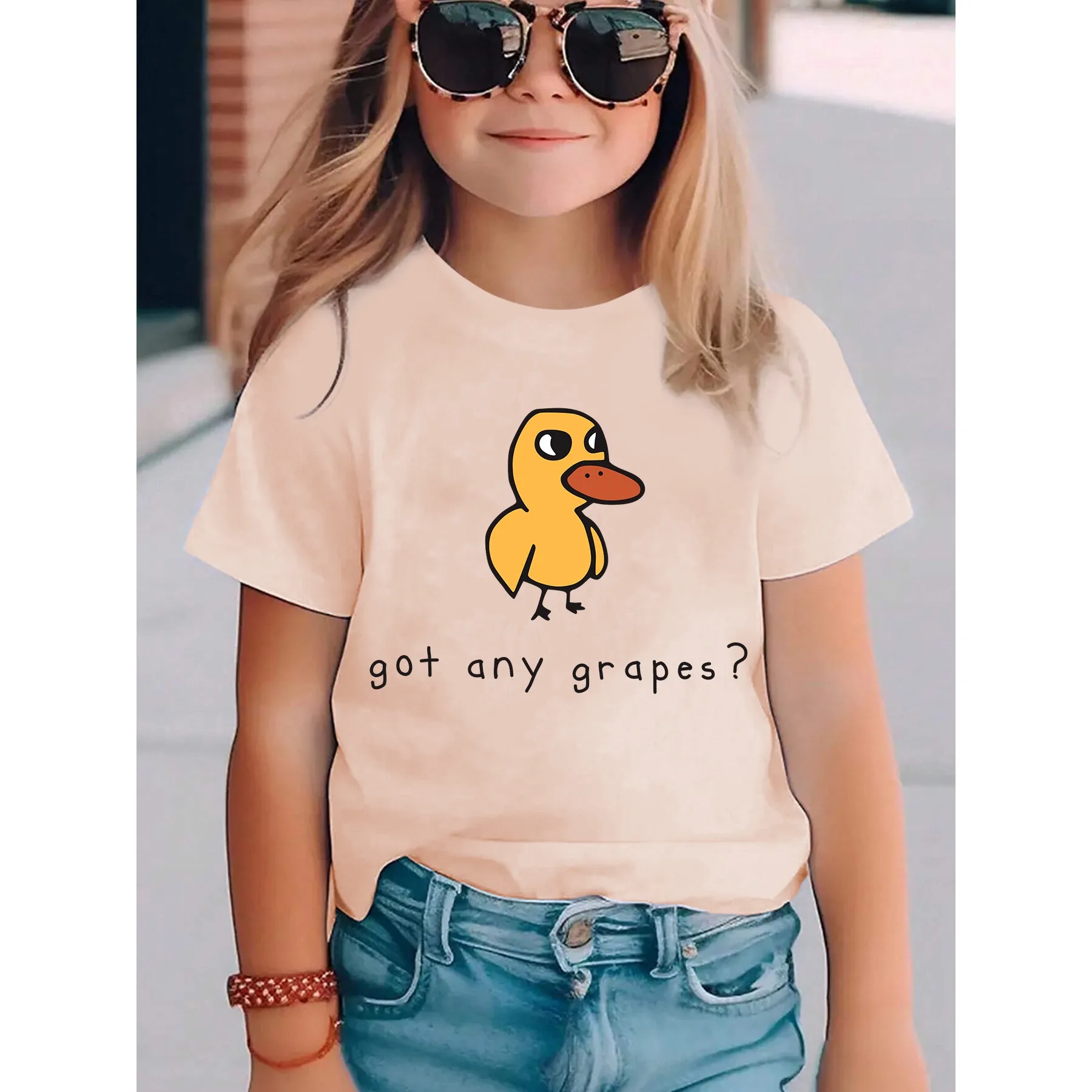 2026 Zomer Mode Meisjes T-shirt met ronde hals en korte mouwen GOT ANY GRAPES Gele eendprint Casual veelzijdige top Meisjeskleding - afbeelding 2
