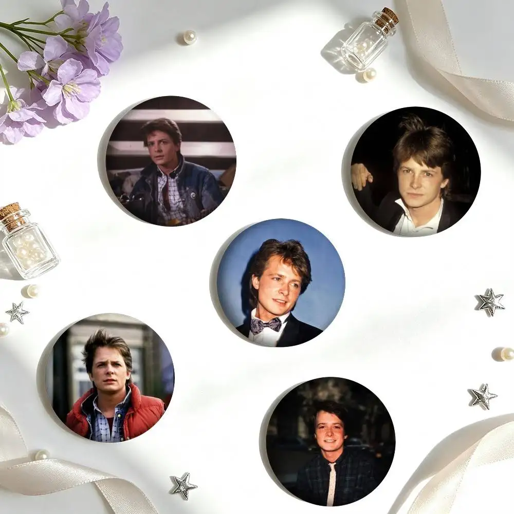 M-Michael J Fox A-Actor 25 32 44 58 75mm Badges Personalized Round Brooches Pins Accessory Gift