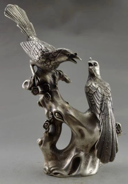 

Exquisite Chinese old Tibetan silver auspicious statue - magpies standing on the plum blossom