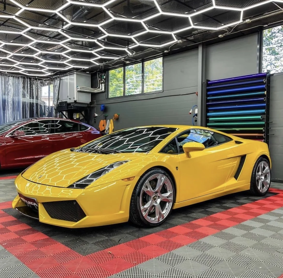 Garage Floor Tiles PVC Tiles Floor Modular Interlocking Garage Flooring for Car Wash Car Repair Workshop