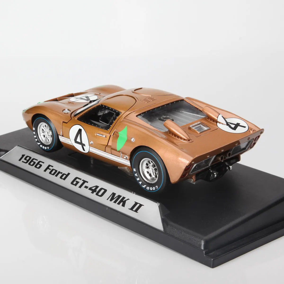 Moulé sous pression SHELBY 1/18 Échelle Ford GT-40 MK II No. Modèle de voiture en alliage 4 1966, jouet à collectionner, cadeau, affichage Souvenir, ornement
