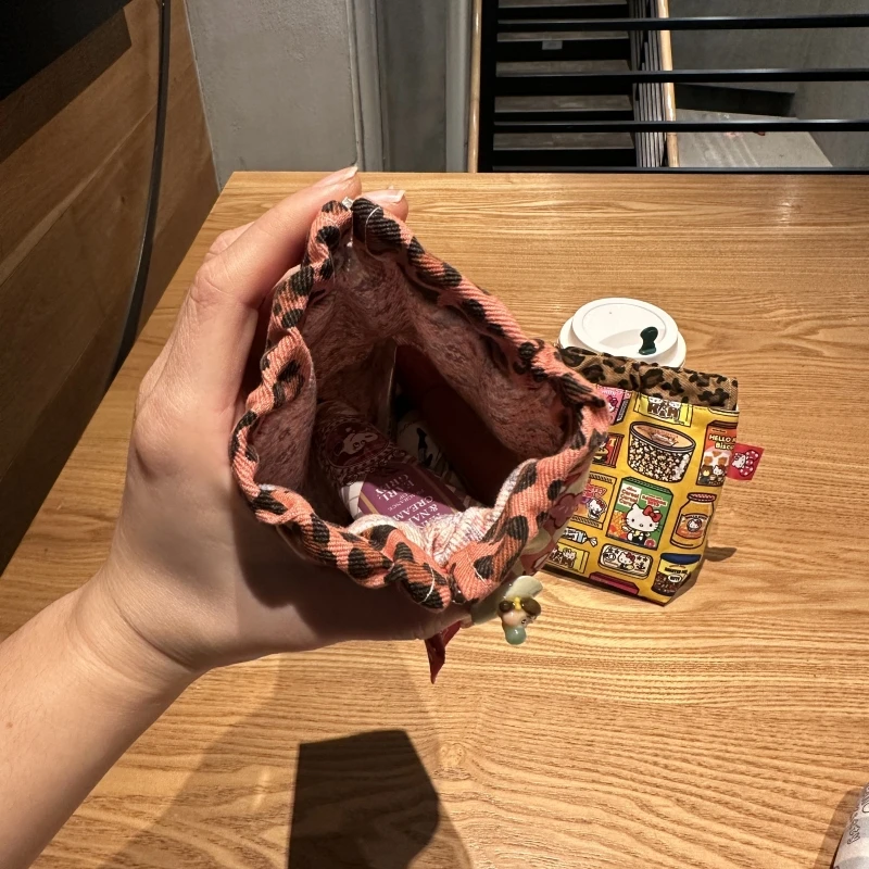 Hello Kitty-Bolsa de maquillaje de algodón con dibujos animados, monedero abierto, lápiz labial, auriculares, bolsa de almacenamiento portátil, regalo de Navidad para mujer