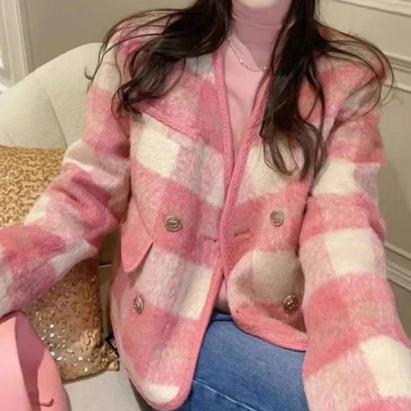 

Small fragrant wind plaid woolen coat female 2024 autumn and winter new ladies fashion temperament contrast Joker striped top.