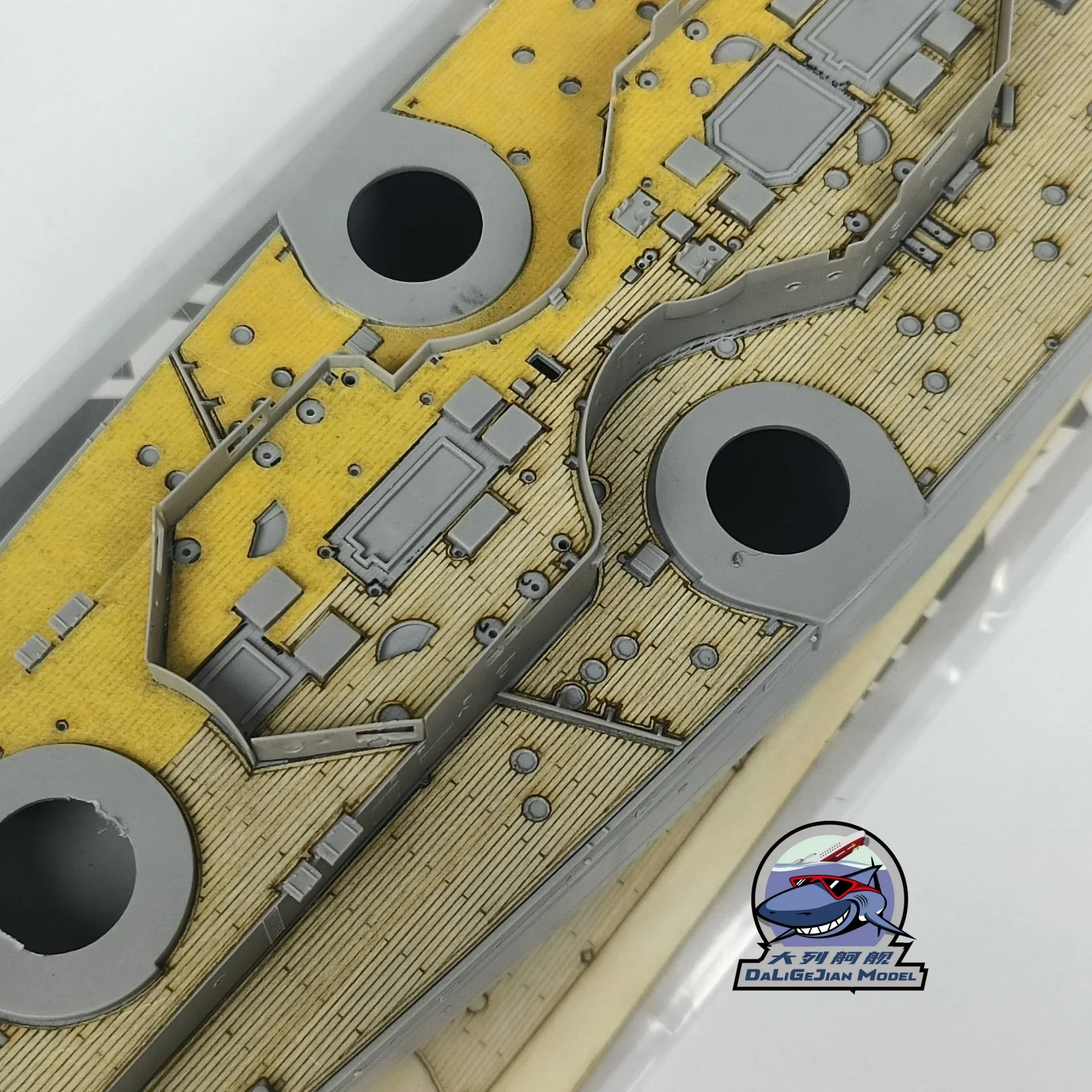 

Chuanyu CY350119 1/350 HMS Intrepid 1965, деревянная крышка палубы, для Trumpeter 05329, DIY