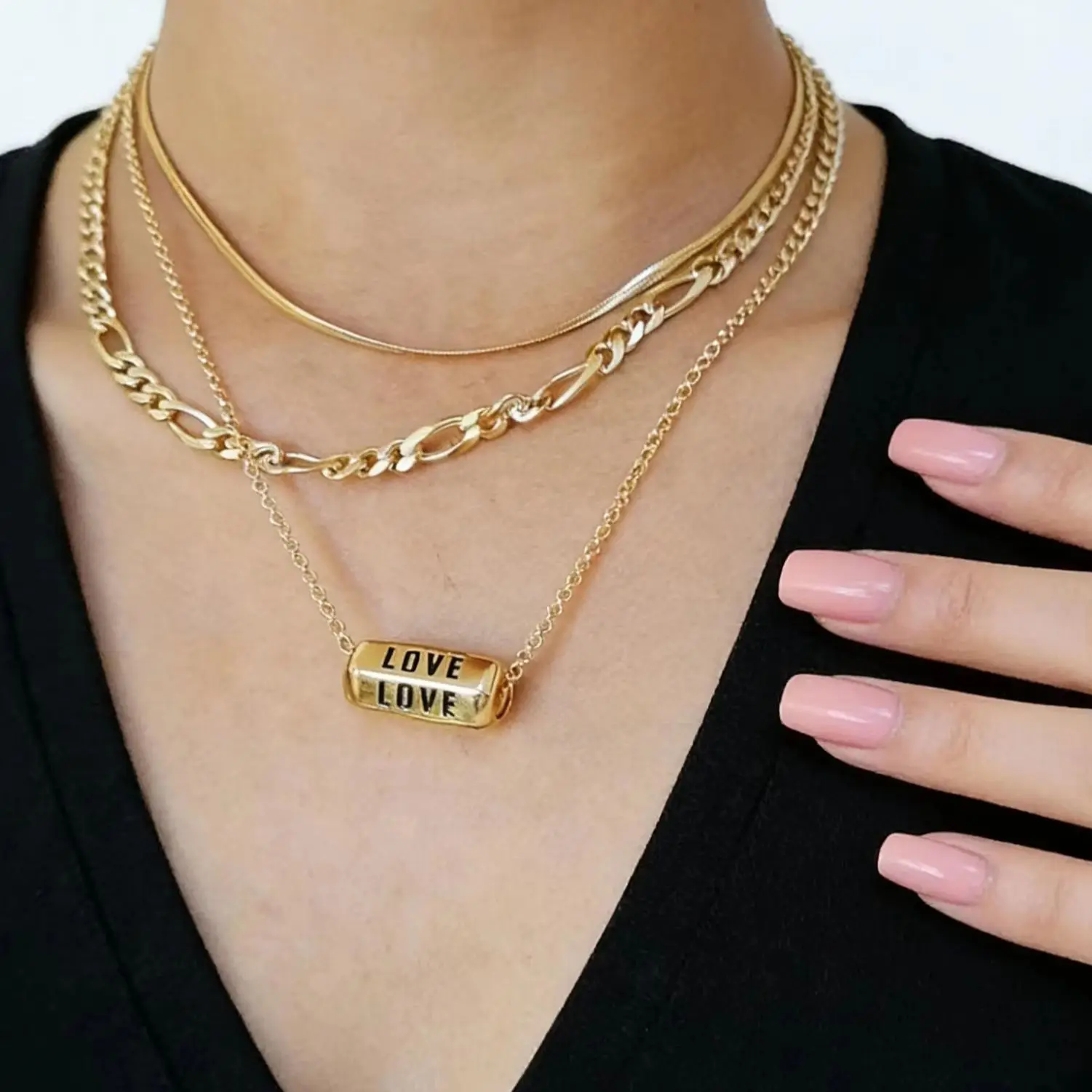 

Love is All Around Necklace Love Spinner Necklace Black Enamel Letter Pendant 3D Luxury Jewelry Valentine's Day Gift for Men