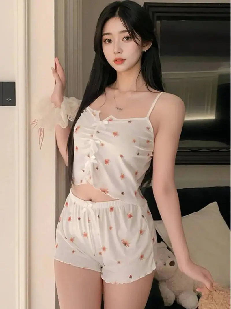 Set Pakaian Tidur Rumah Tali Seksi dengan Ikatan Simpul dan Gambar Hati Set Dua Potong Pakaian Santai Nyaman Set Celana Pendek Bergaris Manis WHH8