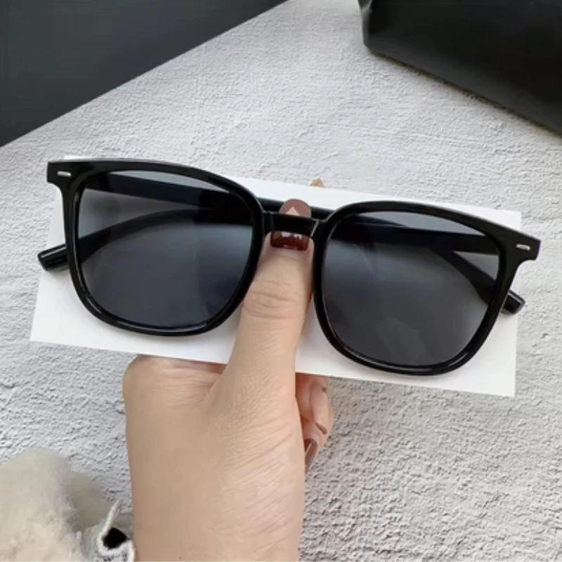 Neue Modische Sonnenbrille für Damen und Herren Luxuriöse Photochrome Sonnenbrillen Stilvolle Chamäleon-Brille Blendschutz Fahrbrille UV400-Schutz