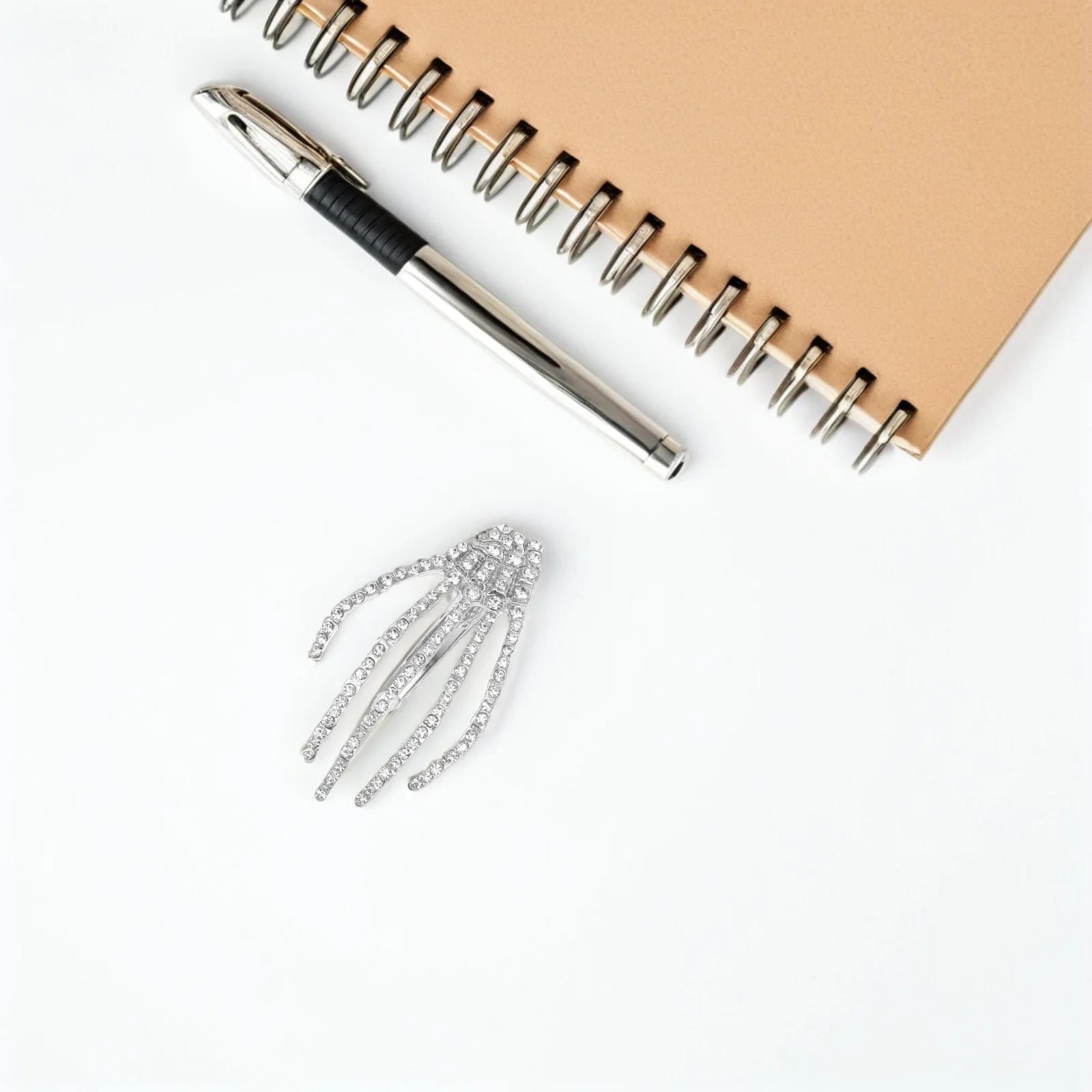 

2 Pcs Skull Hair Clips Rhinestone Ghost Claw Design Halloween Cosplay Gothic Accessories Silver Gold Color Hair Pins