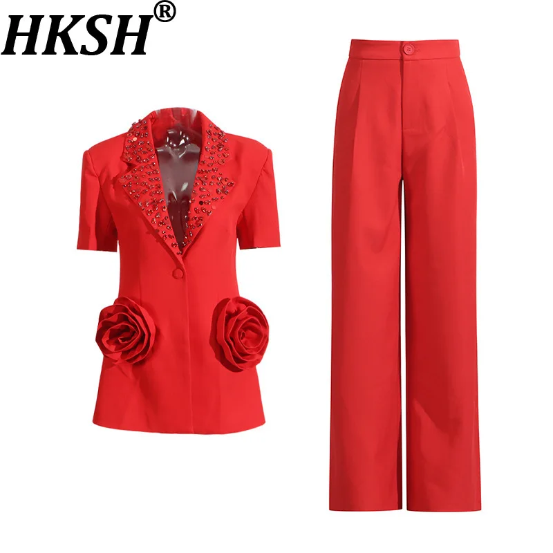 

Женский шикарный комплект HKSH из двух предметов: блейзер с короткими рукавами, стразами и 3D-цветами, облегающий, элегантный, модный, однотонный, и брюки HK22056