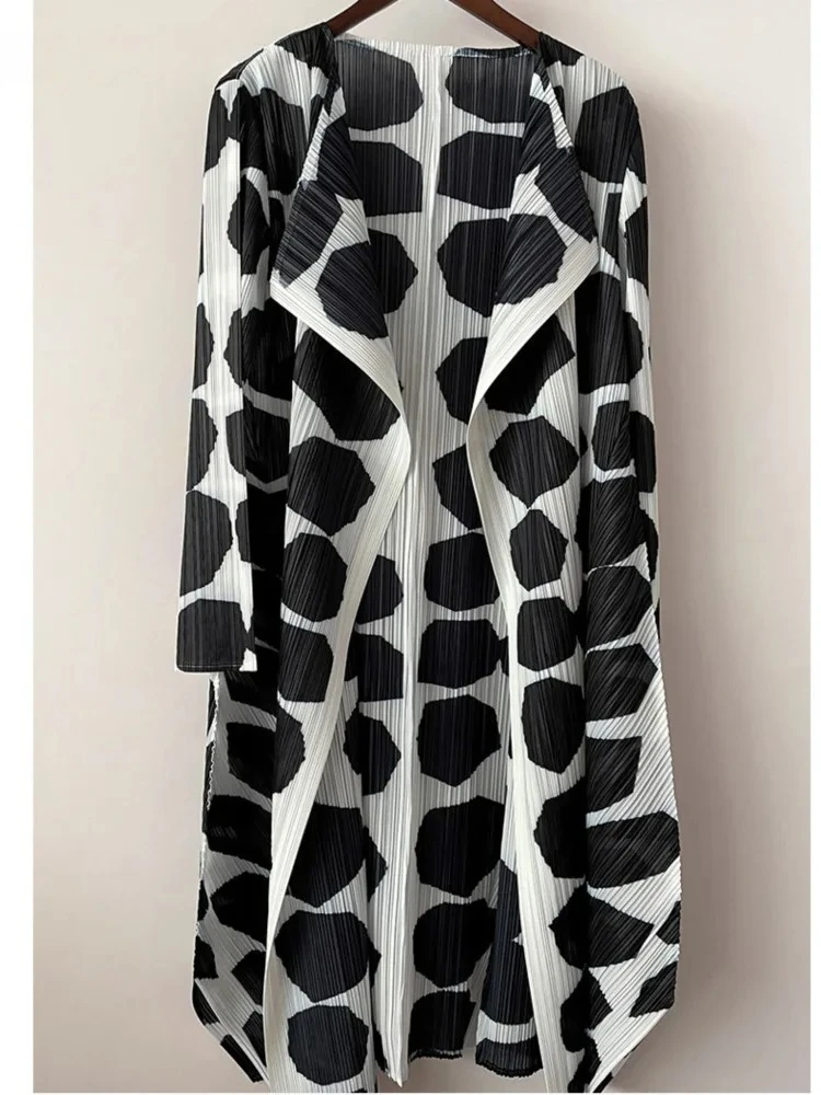 2025 Summer New Miyake Fashion Folding Colour Blocking Trench Coat Women's Long-sleeved Open Lace-up Loose Printed Trench Coat