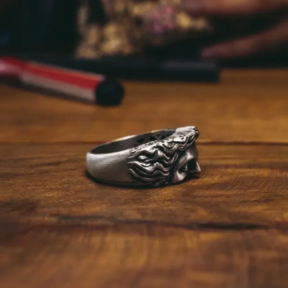 Vintage half gezicht sculptuur mode ring uniek ontwerp voor dames heren geschikt voor herdenkingsgeschenken festivalcadeaus en dagelijks