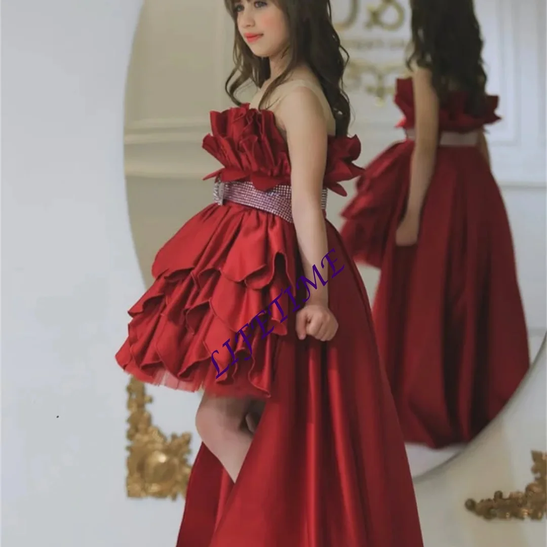 فستان فتاة الزهور القصير بدون حمالات فاخر أنيق بدون أكمام على شكل حرف A بطول قصير سويب تراين فستان التواصل الأول حسب الطلب