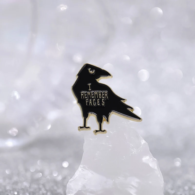 I Remember Faces Black Crow Enamel Pin Brooch Animal Bird Metal Badges Lapel Pins Brooches for Backpacks Jewelry Accessory Gift