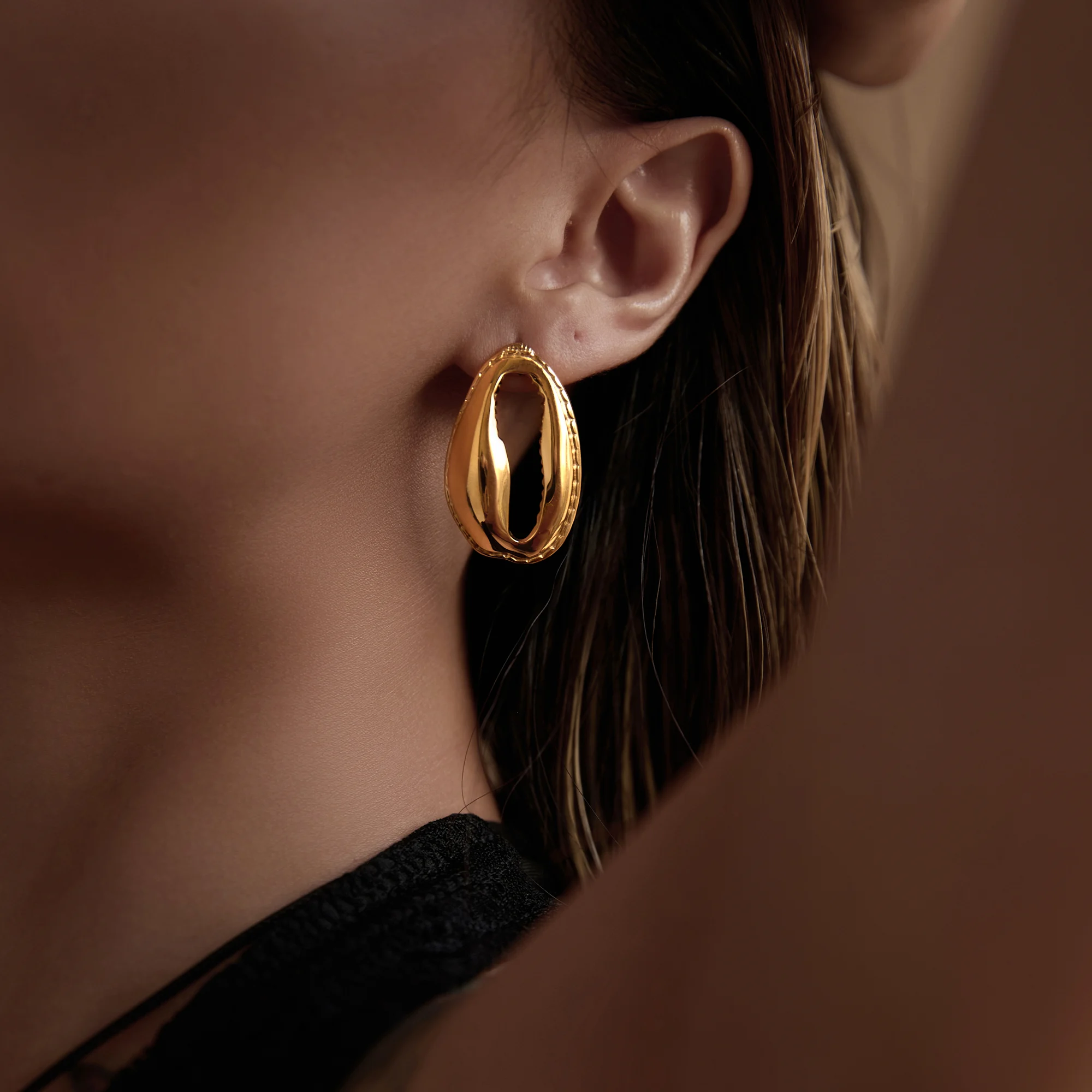 

DASEIN Summer New Stainless Steel Renaissance Irregular Oval Shape Dancer Earrings 18k Gold Plated Modern Trendy Jewelry
