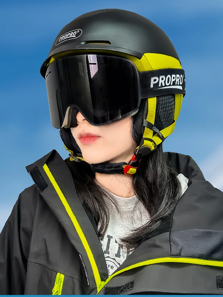 

PROPRO Winter Outdoor Snowboarding Helmet Molded Safety Sports Cycling Safety Men Women Motorcycle Snowmobile Helmet Winter