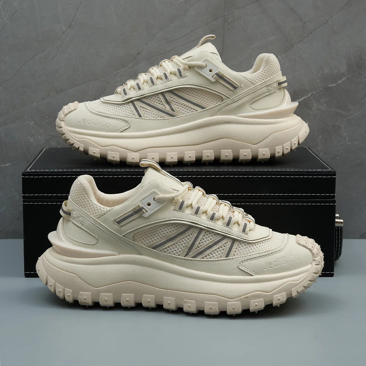 

High quality fashion original brand sports shoes men's cushioning platform men's running shoes breathable women's training shoes