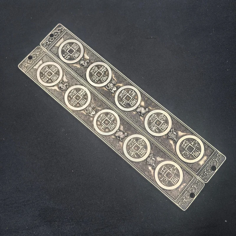 

Антикварные изделия: медные монеты династии Цин (пять императоров), подвесное украшение для гостиной