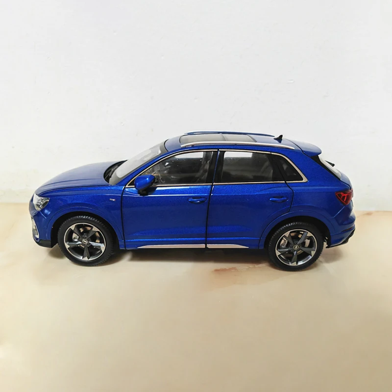 1:18 Scale 2019 Q3 SUV Simulation Alloy Car Model Diecast Toy Ornaments Souvenir Collectible Toys